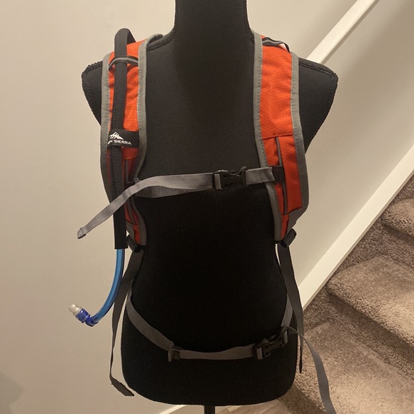 High Sierra Hydration Backpack - Picture 2 of 6
